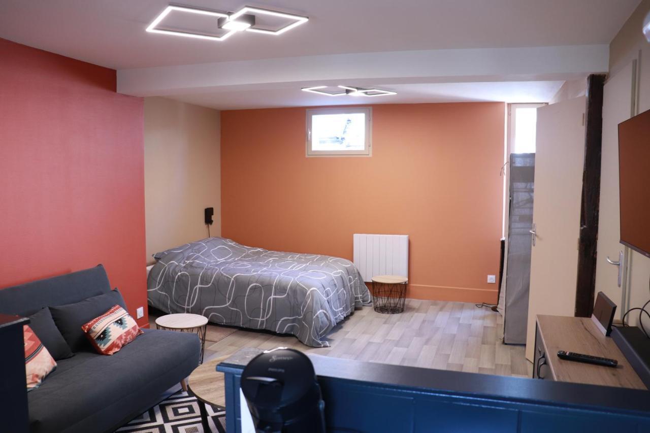 Sejour Tout Confort En Plein Coeur De Nevers, Studios Galet-Carbone Ou Terra Cotta Exteriér fotografie