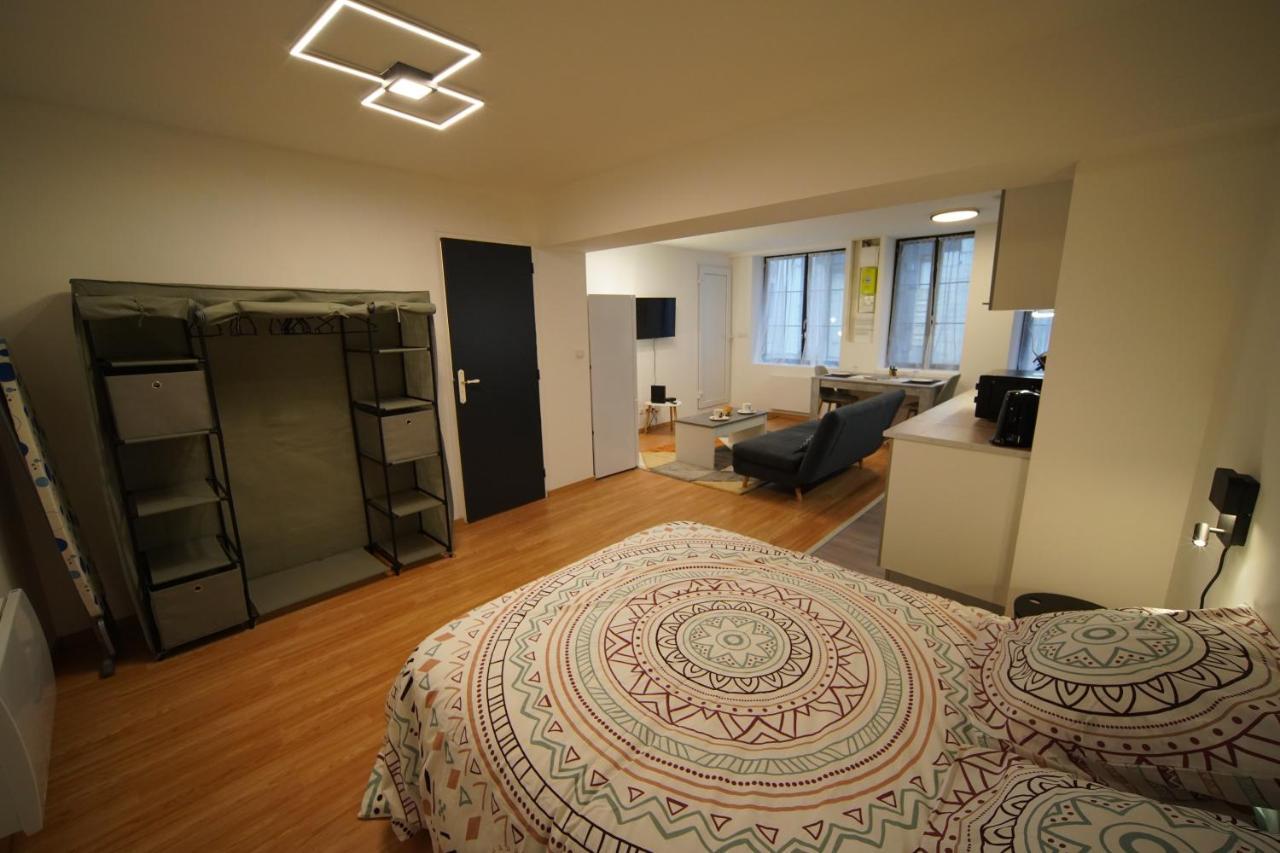 Sejour Tout Confort En Plein Coeur De Nevers, Studios Galet-Carbone Ou Terra Cotta Exteriér fotografie